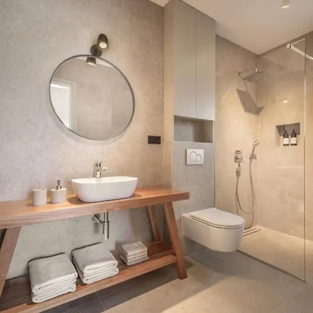 Villa Design Nux With Heated Pool & Secluded Garden