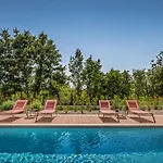Design Nux With Heated Pool & Secluded Garden Villa Višnjan