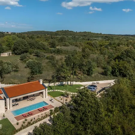 Villa Design Nux With Heated Pool & Secluded Garden Višnjan