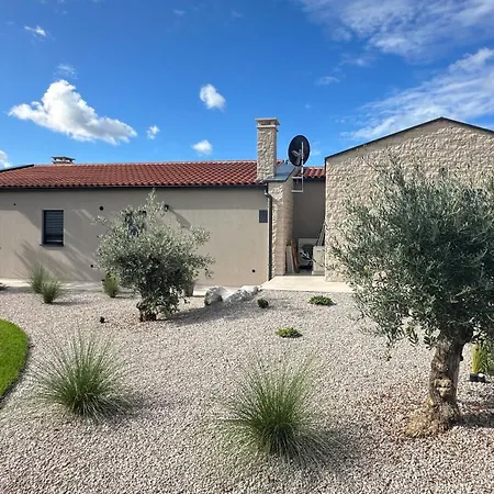 Design Nux With Heated Pool & Secluded Garden * Višnjan