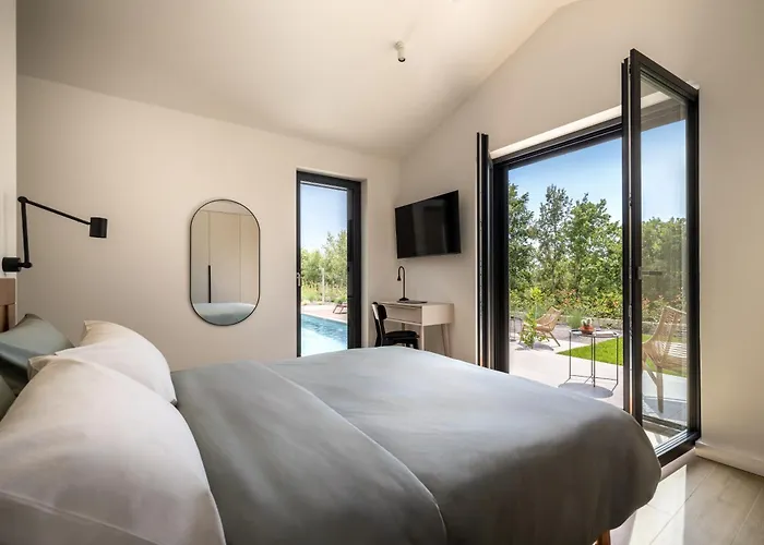 Vila Design Nux With Heated Pool & Secluded Garden Visnjan